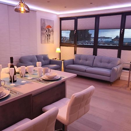 Central Penthouse With Hot Tub & Views 23 Cheltenham Extérieur photo