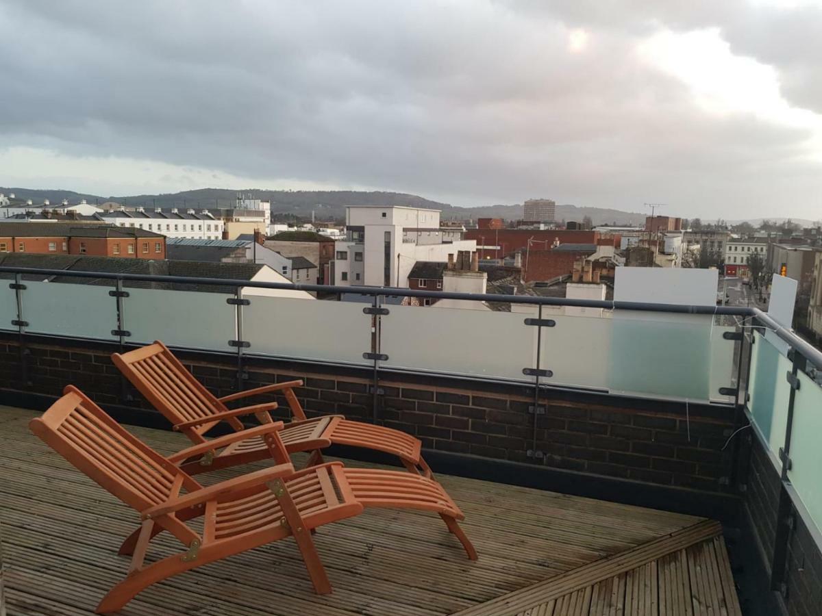 Central Penthouse With Hot Tub & Views 23 Cheltenham Extérieur photo